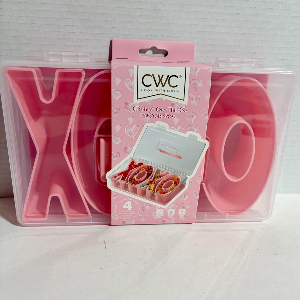 XOXO Snackle Snack Box Cook With Color CMC Pink Hug Kiss Valentines Limited NEW